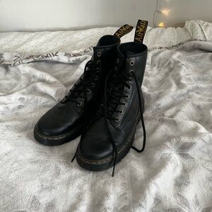 women’s doc martins